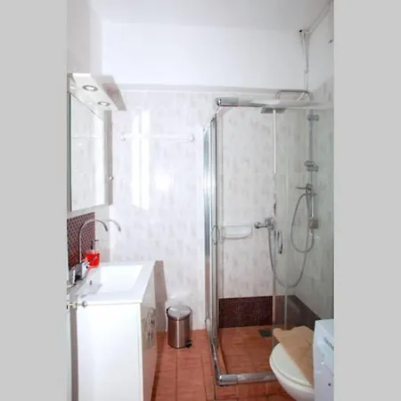 Apartment & I In